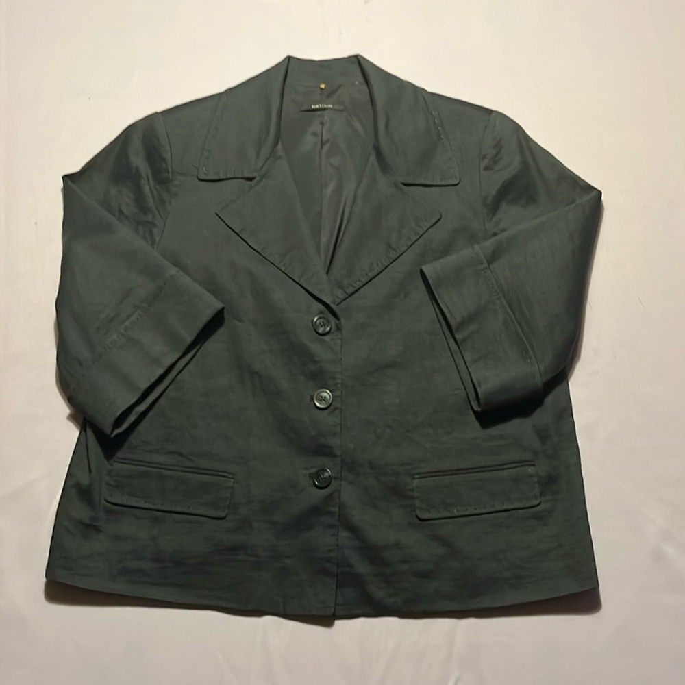Elie Tahari suit